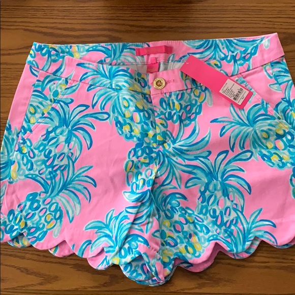 Lilly Pulitzer Pants - NWT Lilly Pulitzer Buttercup Stretch Short sz 8